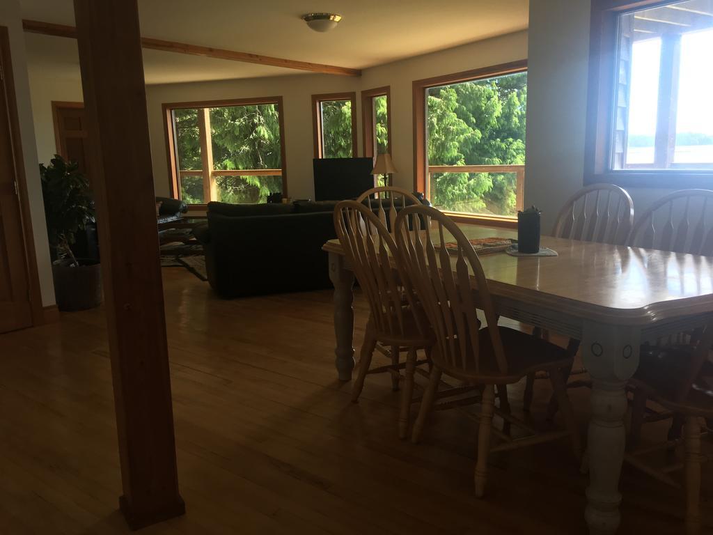 Tofino Stormbay Guest House ภายนอก รูปภาพ