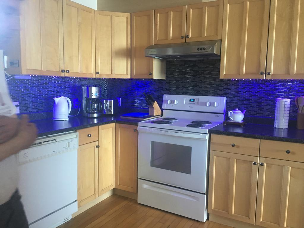 Tofino Stormbay Guest House ภายนอก รูปภาพ