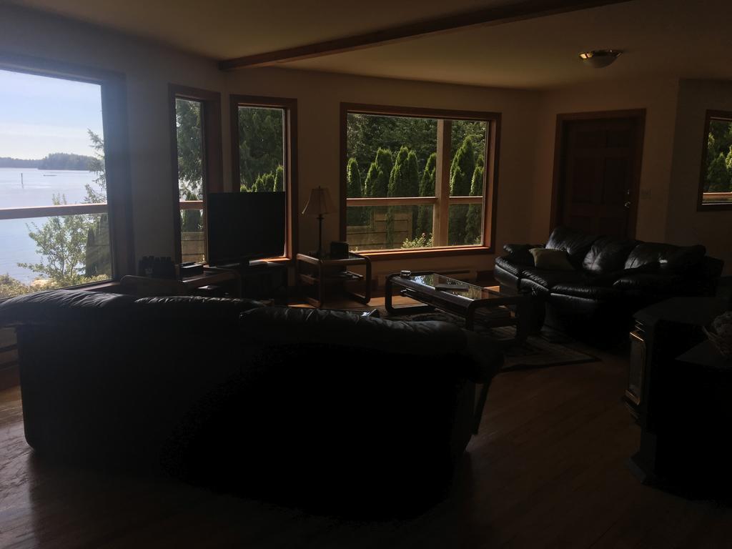 Tofino Stormbay Guest House ภายนอก รูปภาพ