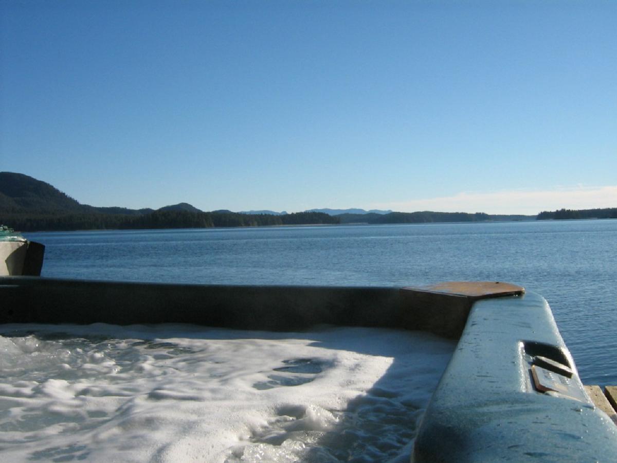 Tofino Stormbay Guest House ภายนอก รูปภาพ