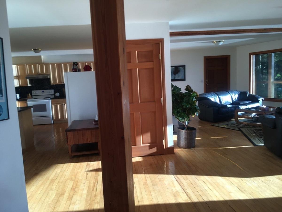 Tofino Stormbay Guest House ภายนอก รูปภาพ